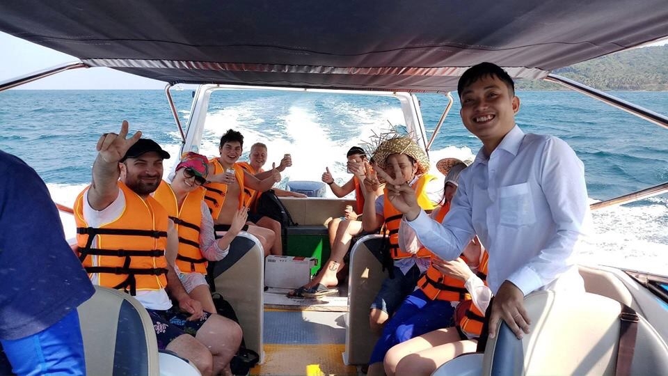 Snorkeling tour with private speed boat