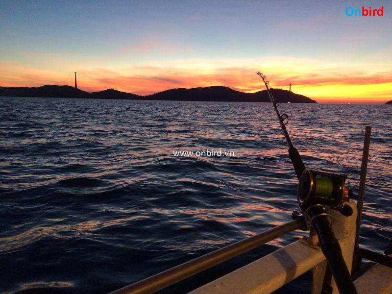 Fishing in Phu Quoc - Phu Quoc Night Fishing - Phu Quoc Deep sea fishing - Drifting on the sea at night