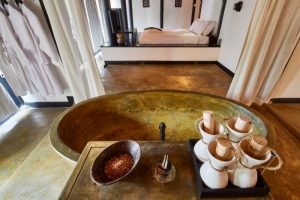 Chensea Pool Villa Bathtube Master Room