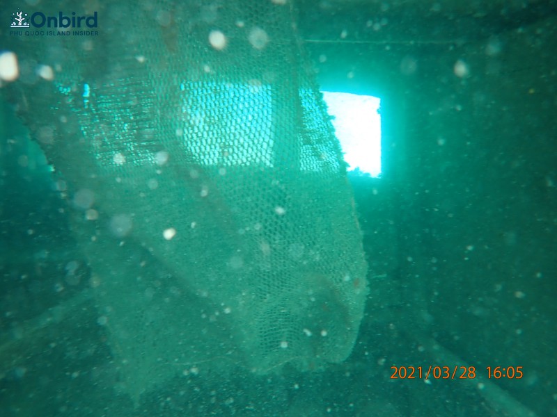 Boat wreck At Crystal Reef, Phu Quoc Snorkeling tour