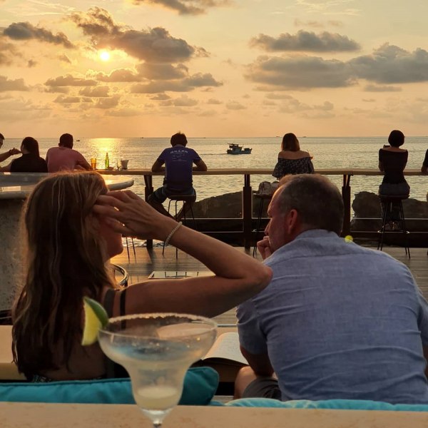 Rock Island Bar Nam Nghi Phu Quoc Resort - Fingernail Island Phu Quoc