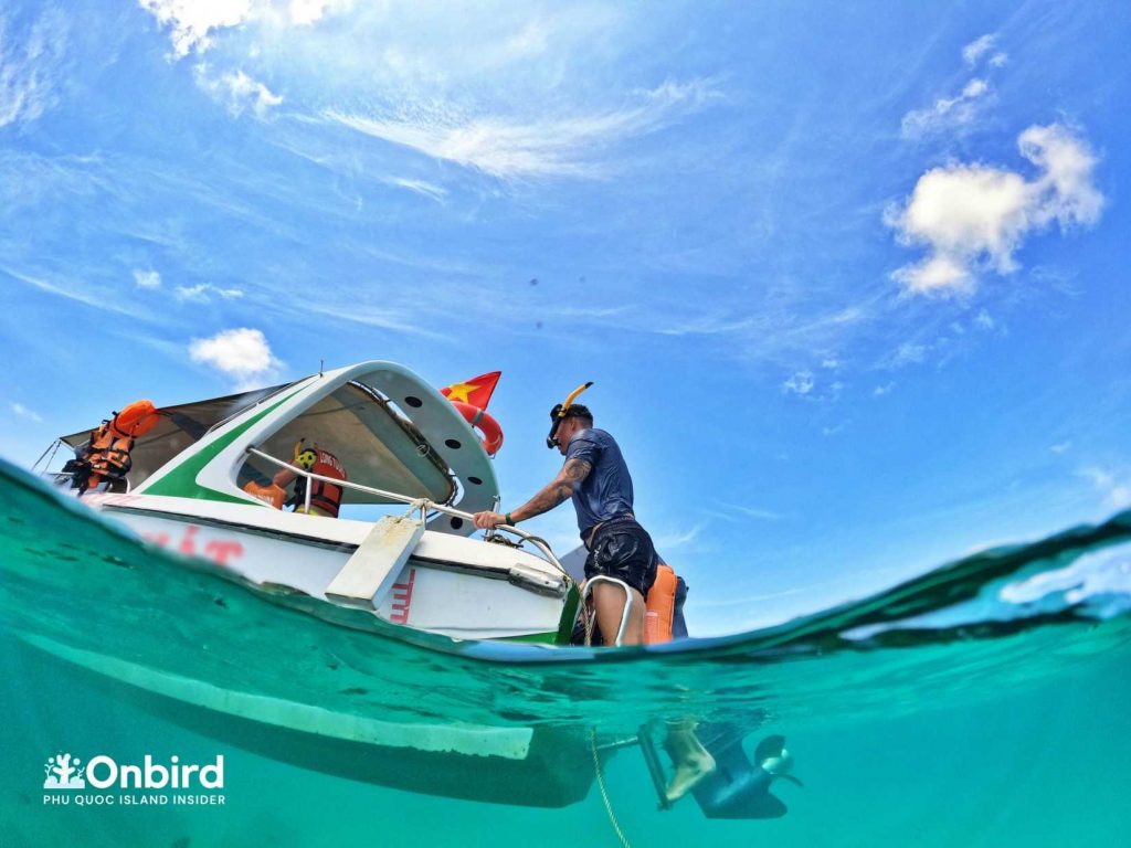 PRIVATE SNORKELING TRIP TO HALFMOON REEF & CORAL MOUNTAIN IN PHU QUOC