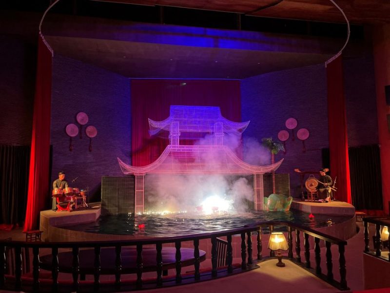 Phu Quoc Water Pupper Show and dinner