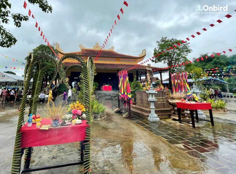 Den Tho Nguyen Trung Truc Temple Cua Can (15)