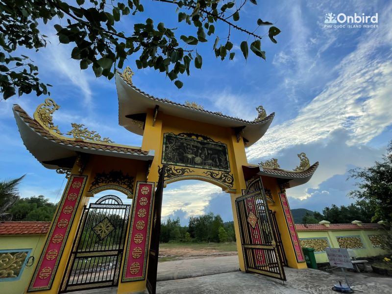 Den Tho Nguyen Trung Truc Temple Cua Can (16)