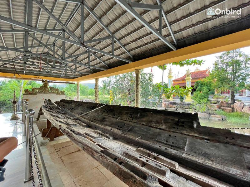 Den Tho Nguyen Trung Truc Temple Cua Can (3)