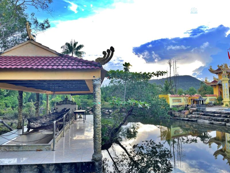 Den Tho Nguyen Trung Truc Temple Cua Can Phu Quoc (7)