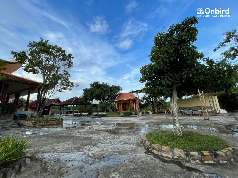 Den Tho Nguyen Trung Truc Temple Cua Can Phu Quoc (9)