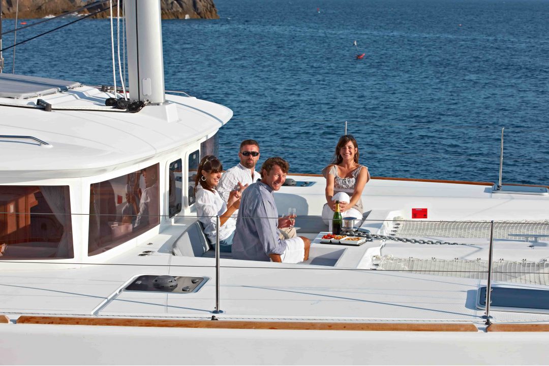 Không gian và diện tích rộng rãi của Du Thuyền 2 thân Catamaran Lagoon 450F tại Phú Quốc, Việt Nam