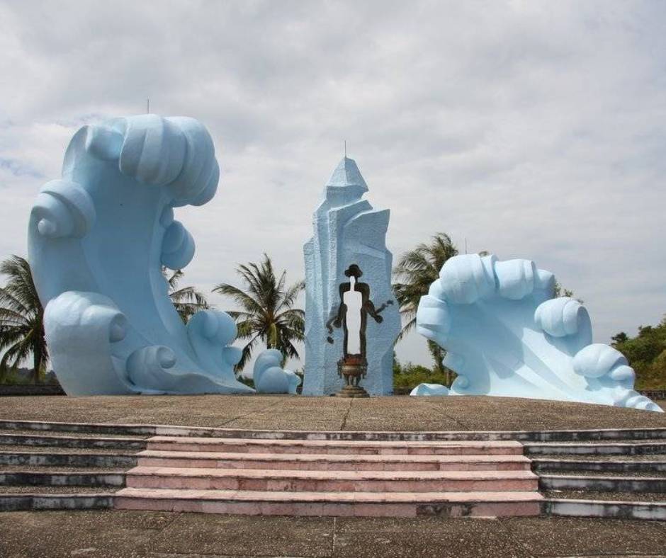 Đài Tưởng niệm