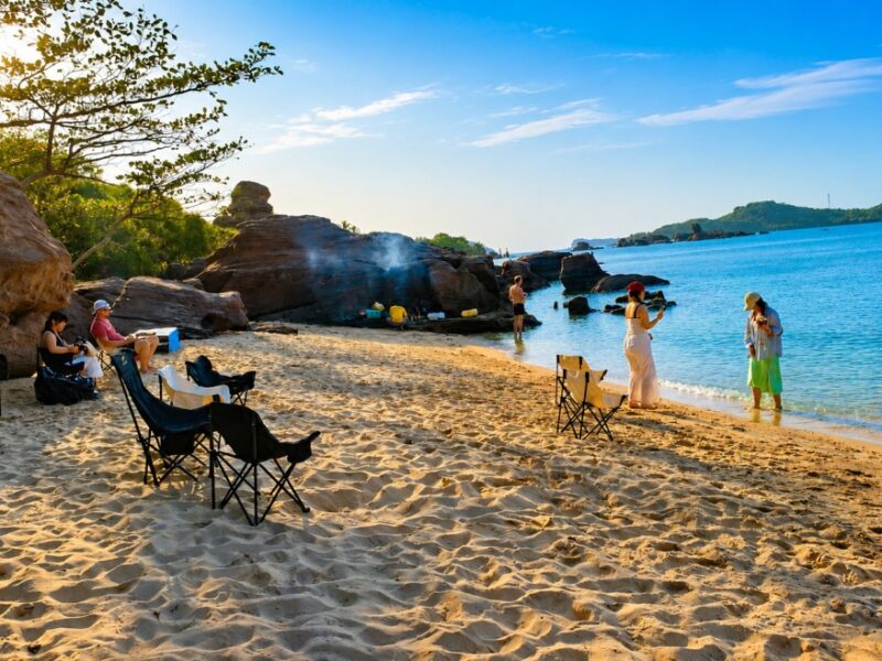 [Group Island Hopping] Island Hopping: 4 Islands and 2 Coral Reefs & Relaxing (Max 12 PAX)
