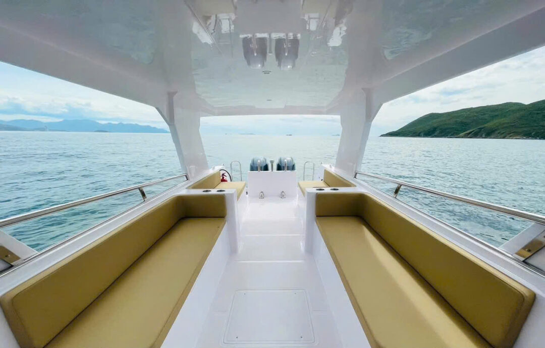 OnBird speedboat fleet for safety and comfortable travel, island, snorkeling tour