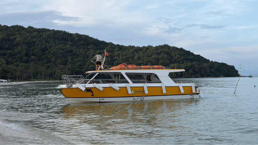 Onbird Speedboat Fleet for safety and comfort island hopping and snorkeling tour in Phu Quoc